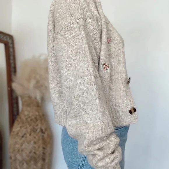 Floral Knit Cardigan Set Beige - New - Picture 6 of 9